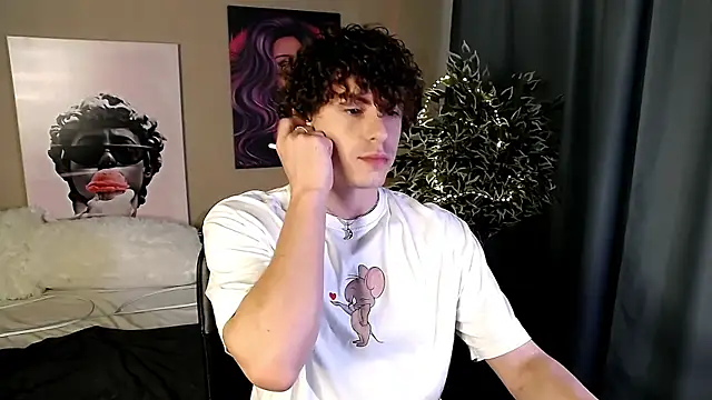 Snapshot of TylerGibson chatting on June 2026 03:55:02 AM TylerGibson online show from June 2026 03:55:02 AM