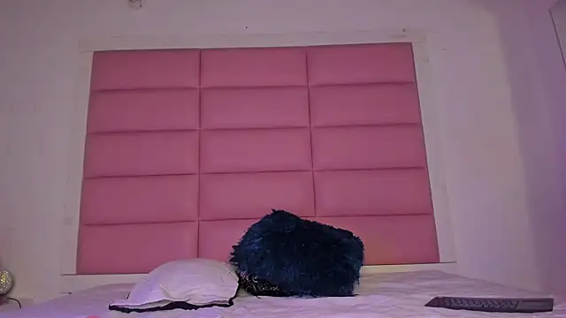 Catalinna 03 online show from February 2026 01:00:01 PM