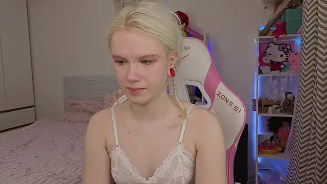 Mia WaterFall online show from March 2026 03:30:02 AM