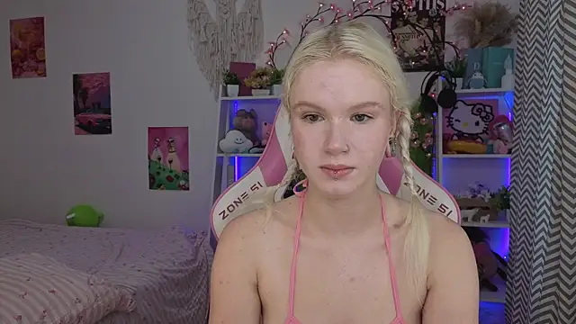Snapshot of Mia_WaterFall chatting on July 2026 03:13:01 AM Mia WaterFall online show from July 2026 03:13:01 AM