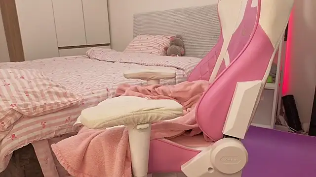 Snapshot of Mia_WaterFall chatting on March 2026 07:15:01 AM Mia WaterFall online show from March 2026 07:15:01 AM