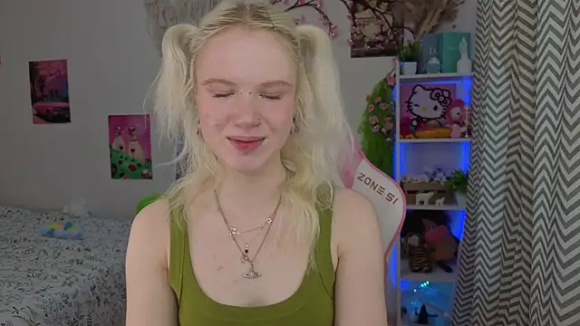 Mia WaterFall online show from May 2026 03:32:01 AM