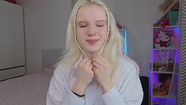 Mia WaterFall online show from April 2026 03:35:01 AM