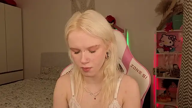 Mia WaterFall online show from March 2026 03:09:02 AM