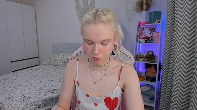 Snapshot of Mia_WaterFall chatting on February 2026 03:16:01 AM Mia WaterFall online show from February 2026 03:16:01 AM