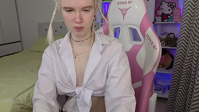 Snapshot of Mia_WaterFall chatting on February 2026 03:19:02 AM Mia WaterFall online show from February 2026 03:19:02 AM