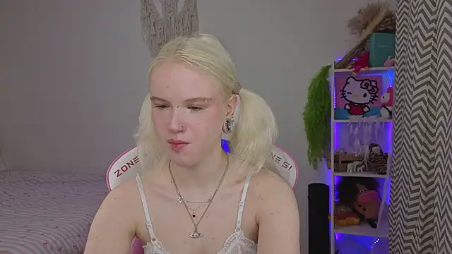 Mia WaterFall online show from April 2026 03:23:01 AM