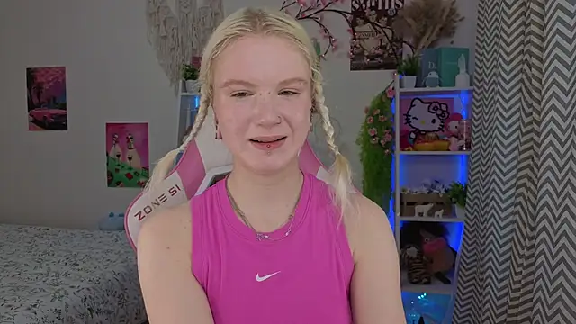 Mia WaterFall online show from May 2026 03:19:01 AM