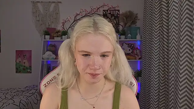 Mia WaterFall online show from May 2026 03:23:01 AM