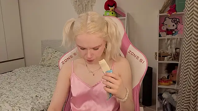 Mia WaterFall online show from March 2026 03:13:02 AM