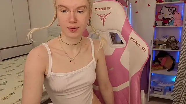 Snapshot of Mia_WaterFall chatting on February 2026 03:18:01 AM Mia WaterFall online show from February 2026 03:18:01 AM