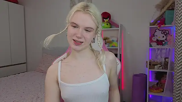 Mia WaterFall online show from April 2026 03:30:01 AM