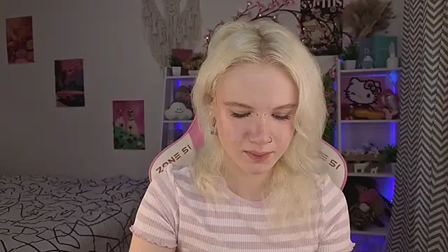 Mia WaterFall online show from May 2026 03:25:01 AM