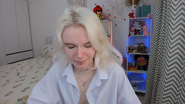 Snapshot of Mia_WaterFall chatting on February 2026 03:48:02 AM Mia WaterFall online show from February 2026 03:48:02 AM