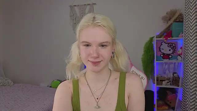 Mia WaterFall online show from April 2026 03:13:02 AM