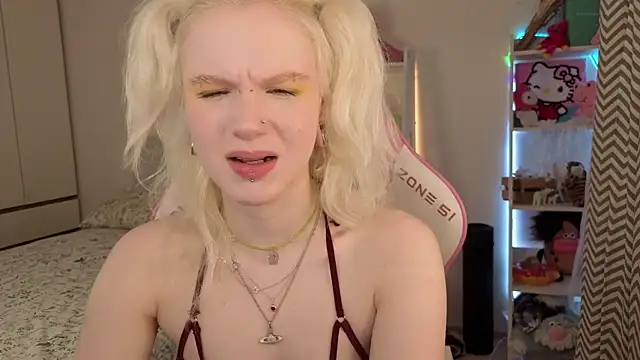 Mia WaterFall online show from March 2026 03:28:01 AM