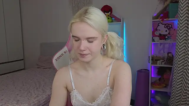 Mia WaterFall online show from April 2026 03:24:02 AM