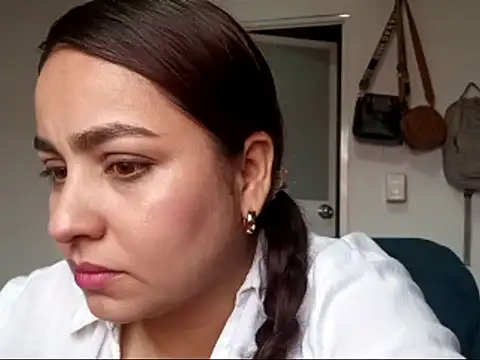 lunitahoney13 online show from February 2026 12:51:02 PM