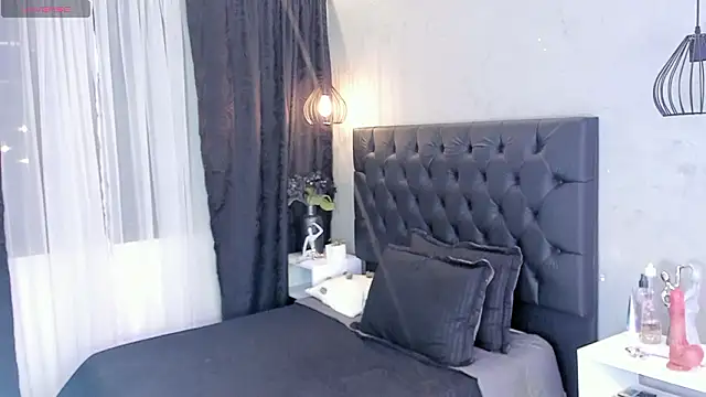 isabella nowa online show from March 2026 12:05:01 PM