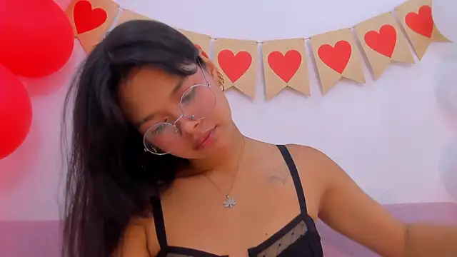 victoriavelasquez  online show from February 2026 02:52:02 PM