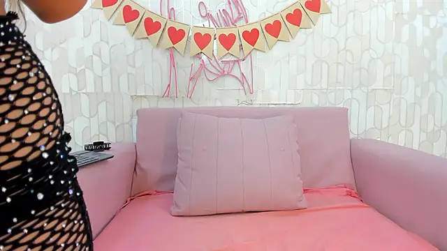 victoriavelasquez  online show from February 2026 03:13:02 PM