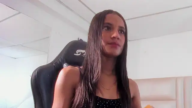 emily  mcqueen online show from April 2026 01:12:02 AM