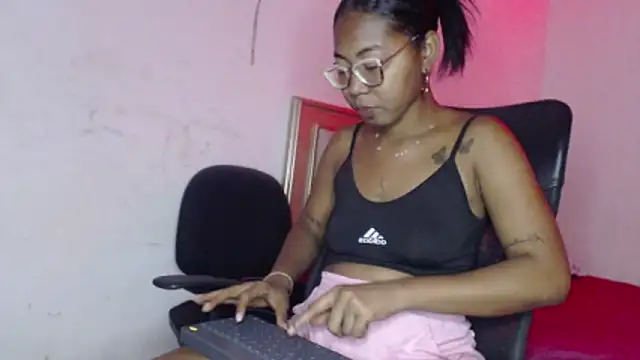 Snapshot of girl_sexy27 chatting on February 2026 02:04:01 PM girl sexy27 online show from February 2026 02:04:01 PM