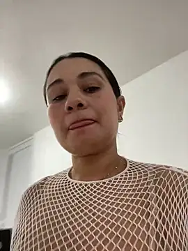 saray mendozaa online show from April 2026 10:58:01 PM