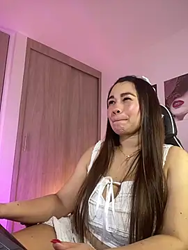 Snapshot of saray_mendozaa chatting on June 2026 07:19:02 PM saray mendozaa online show from June 2026 07:19:02 PM