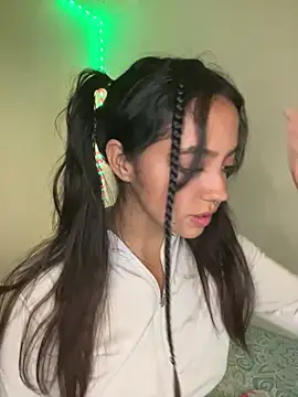 Snapshot of laraa_rous chatting on March 2026 02:36:02 AM laraa rous online show from March 2026 02:36:02 AM