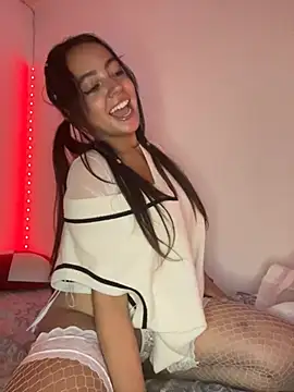 laraa rous online show from March 2026 12:44:02 AM