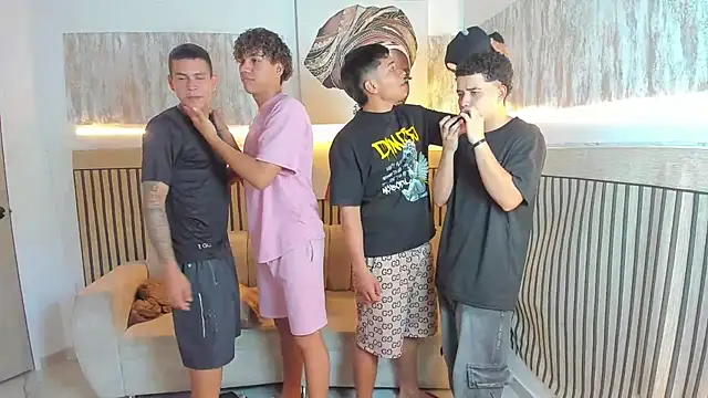 Snapshot of friendslikeplay chatting on February 2026 10:08:02 PM friendslikeplay online show from February 2026 10:08:02 PM