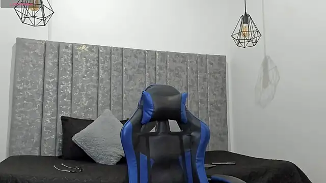 Calvin Hunter online show from April 2026 02:02:01 AM