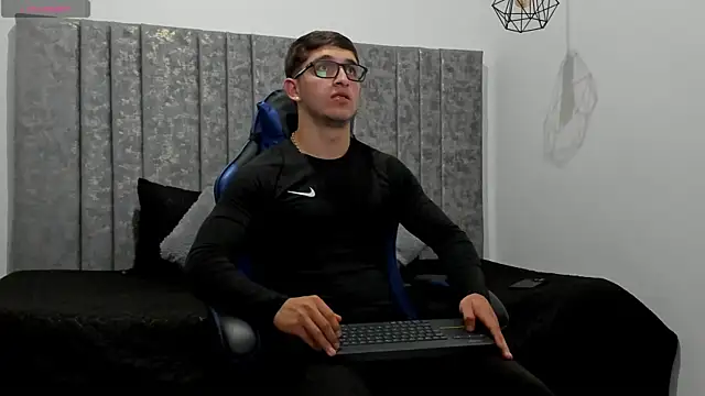 Calvin Hunter online show from April 2026 12:12:01 AM