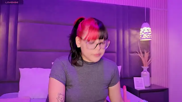 Snapshot of EllieNeptune_ chatting on February 2026 07:59:02 PM EllieNeptune online show from February 2026 07:59:02 PM