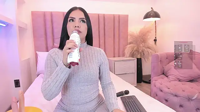 Im LunaLuxe online show from April 2026 09:05:01 PM