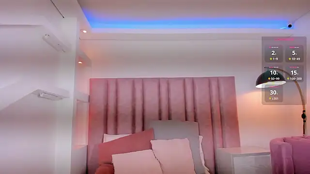 Im LunaLuxe online show from February 2026 08:19:02 PM