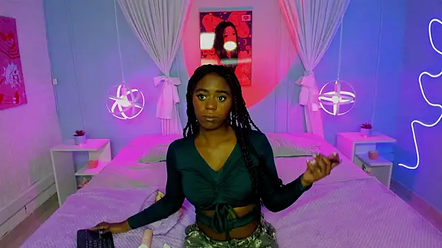 Snapshot of naomi_campell chatting on February 2026 07:36:02 PM naomi campell online show from February 2026 07:36:02 PM