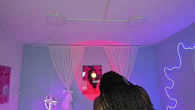 Snapshot of naomi_campell chatting on February 2026 07:34:02 PM naomi campell online show from February 2026 07:34:02 PM