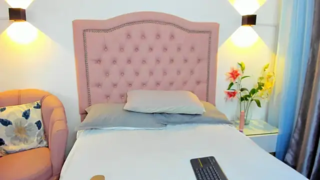 Chloekey online show from April 2026 07:53:01 PM