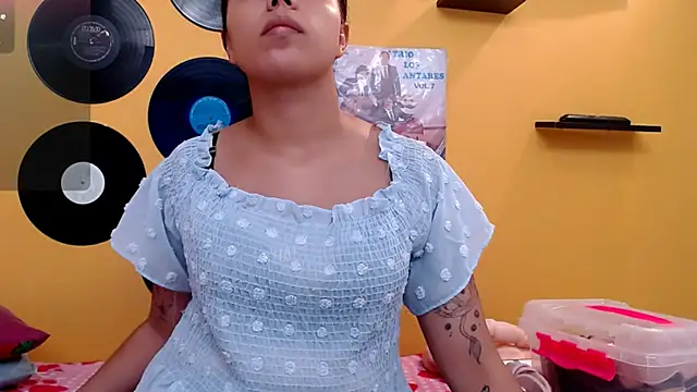 juliette18rose online show from June 2026 07:44:02 PM