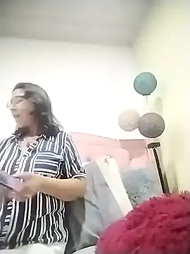 RosseLaure online show from February 2026 01:38:01 AM