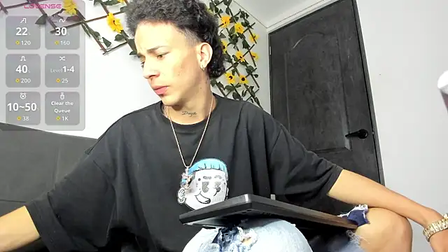 Snapshot of Maxxx_bigcockx chatting on June 2026 02:38:01 AM Maxxx bigcockx online show from June 2026 02:38:01 AM