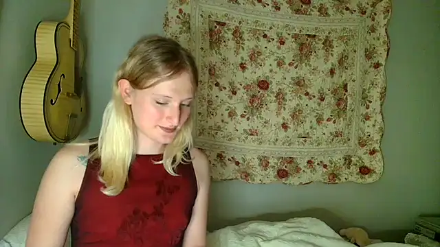 Snapshot of goddessalison chatting on June 2026 01:44:01 AM goddessalison online show from June 2026 01:44:01 AM