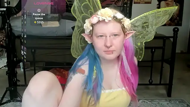 LoriCritter online show from March 2026 08:18:01 PM