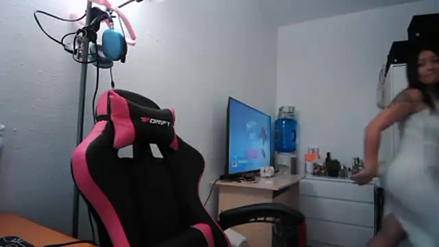 Yulian Milf online show from March 2026 05:18:01 PM