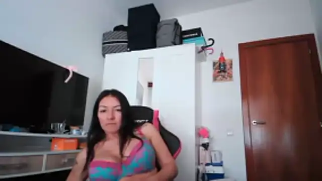 Yulian Milf online show from February 2026 02:06:02 PM