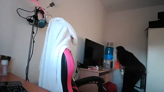 Yulian Milf online show from February 2026 04:51:02 PM