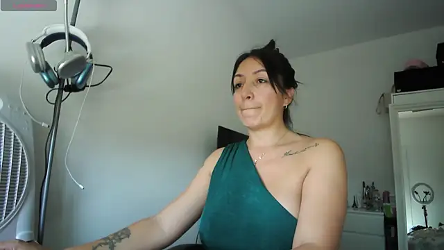 Yulian Milf online show from June 2026 02:45:01 PM