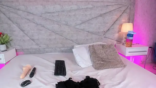 RousSweet- online show from April 2026 10:49:01 PM